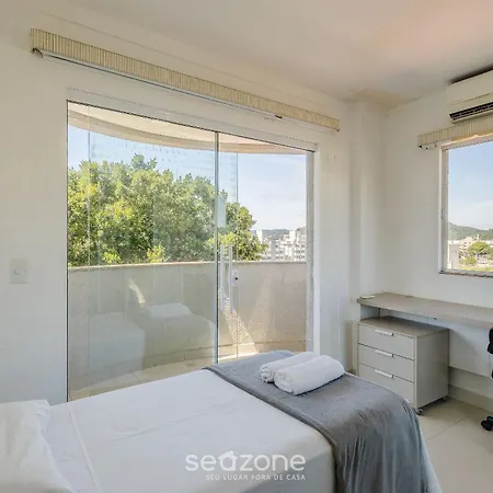 Apartamento a 500m Praia de Bombas EBJ302-3